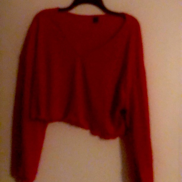 Woman red v/ neck shirt - Picture 1 of 2